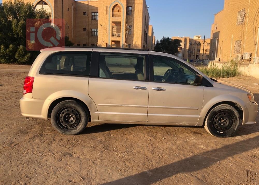 دودج جراند كارافان